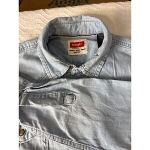 Wrangler Western Denim Snap Shirt Men’s M Light Blue Long Sleeve  Description: